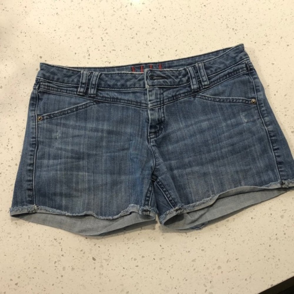 💕 3/$25 💕 Elle Jean Shorts